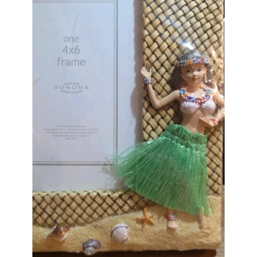 NEW Hawaiin Theme 3D Picture Frame Holds 4x6 Flowers Hawaiin Dancer‎